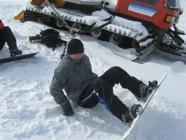 Čeko konečne zaviazal snowboard